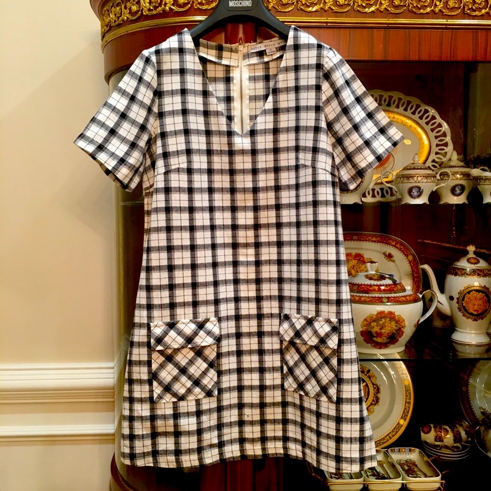 HYFVE Checkered print front pockets v-neck Dress sz.S